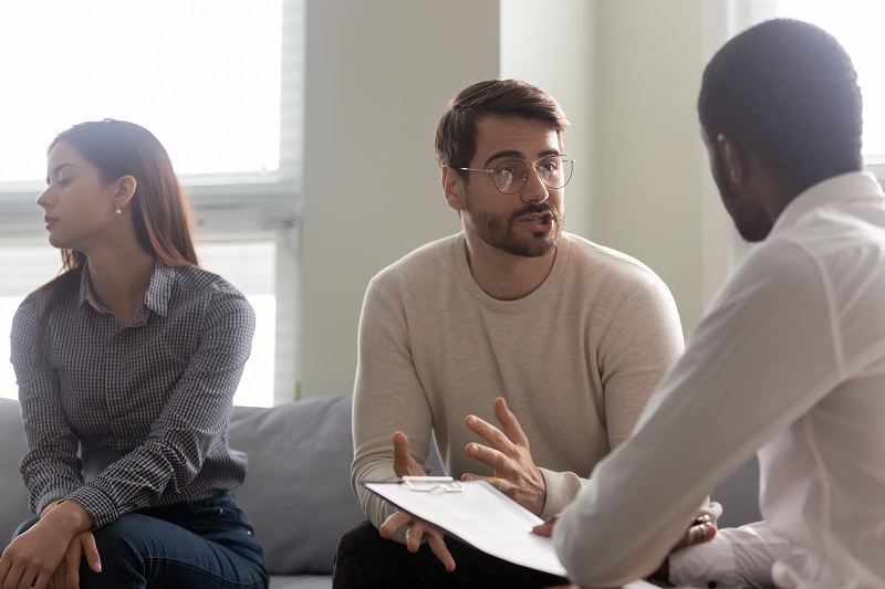 A collaborative divorce coach is a specially trained professional who works as part of a collaborative divorce team.